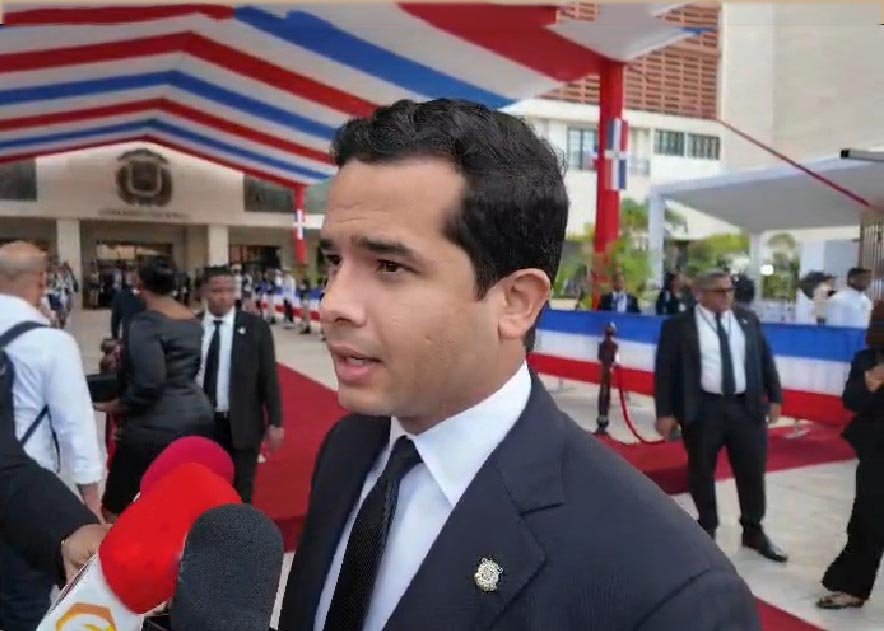 Omar Fernández acude al Congreso a la espera de una fecha para la indexación salarial